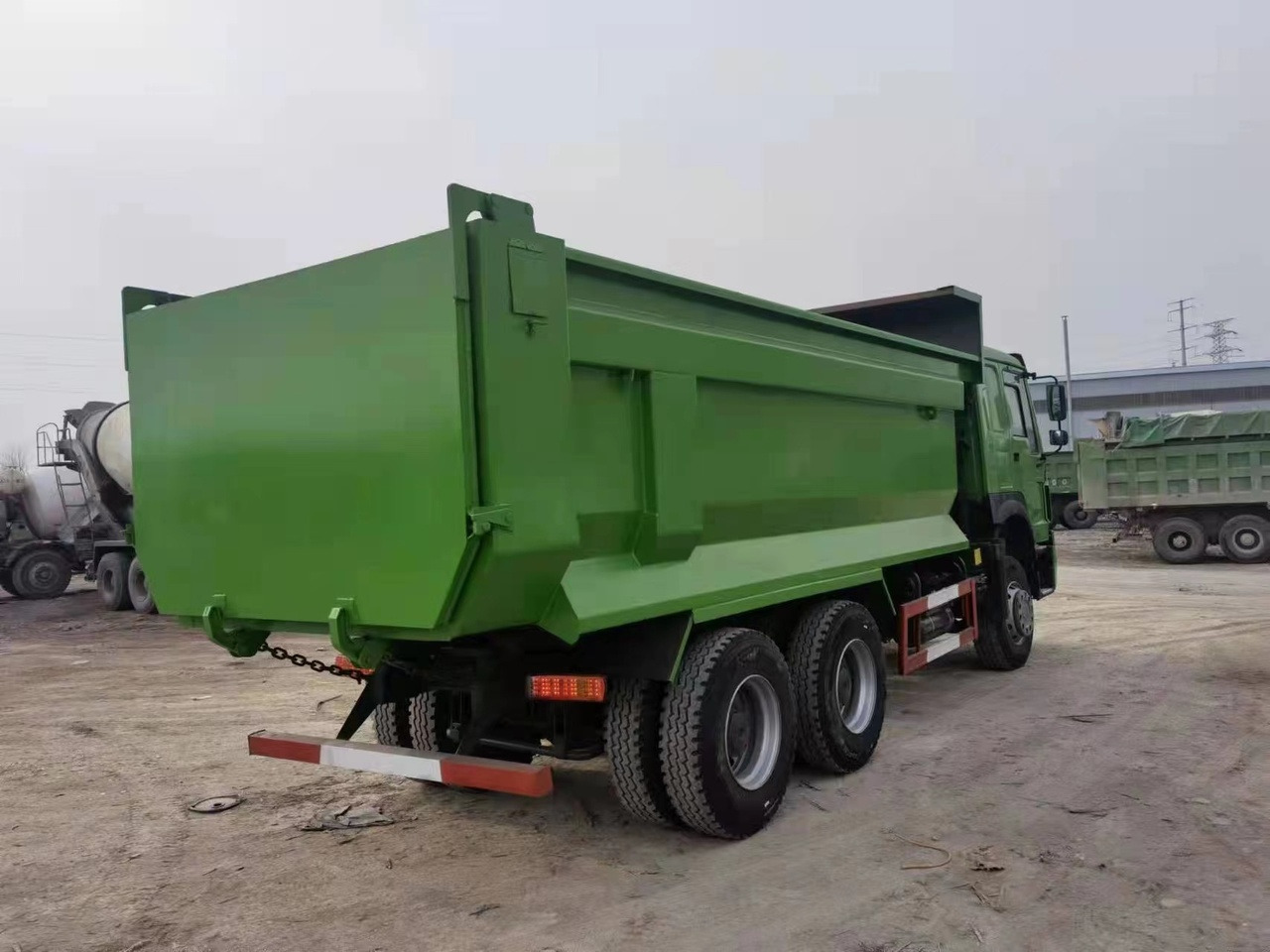 SINOTRUK Howo 6x4 Dump truck 371hp - Camion benne: photos 5 SINOTRUK Howo 6x4 Dump truck 371hp - Camion benne: photos 5