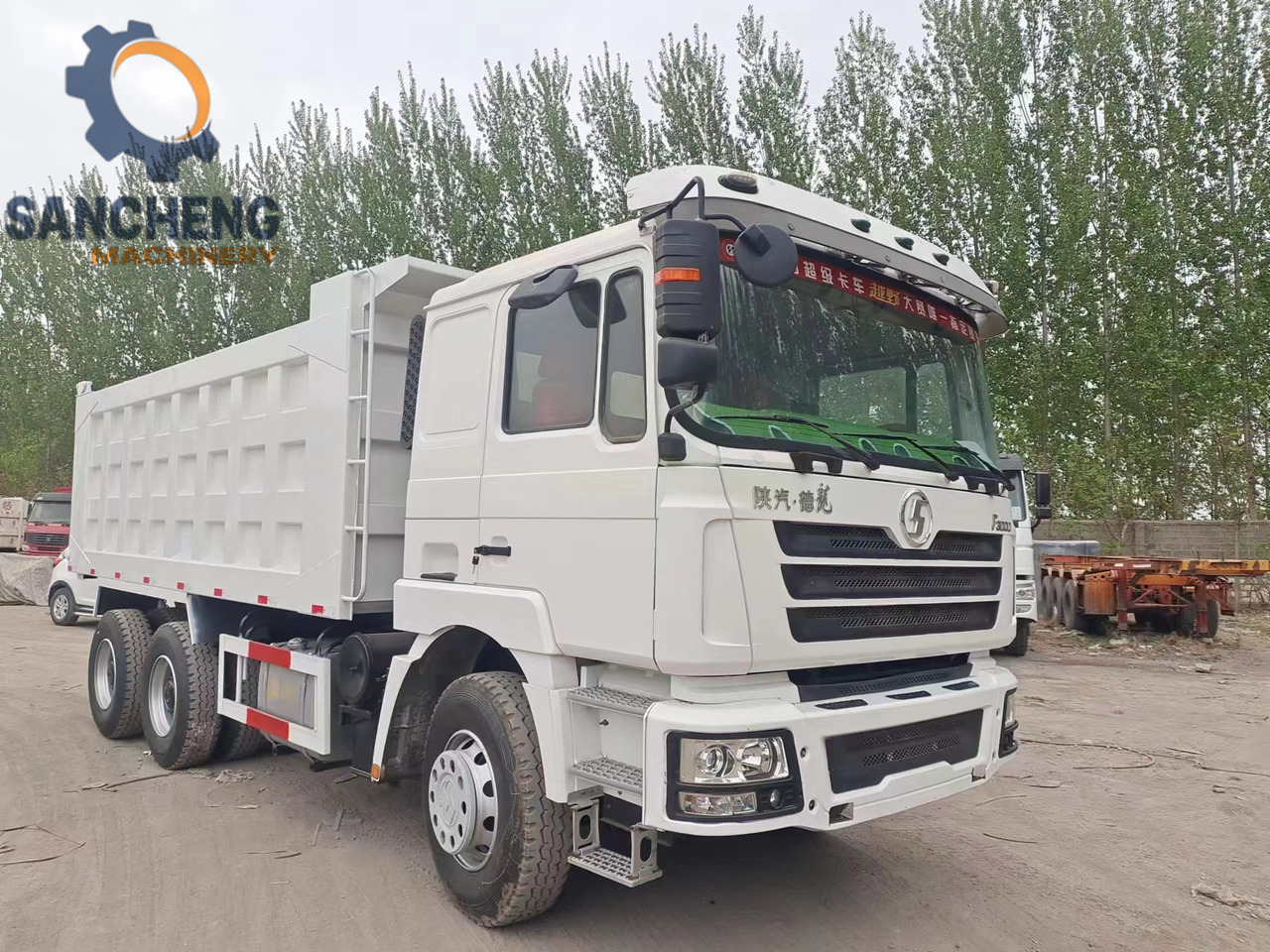 Shacman F3000 6x4 - Camion benne: photos 1 Shacman F3000 6x4 - Camion benne: photos 1