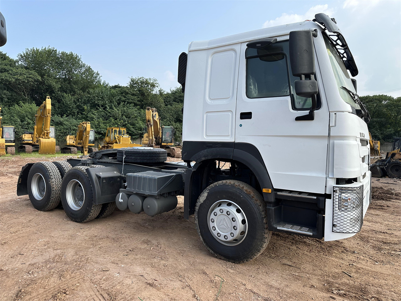 SINOTRUK HOWO 371 Tractor 6X4 - Tracteur routier: photos 2 SINOTRUK HOWO 371 Tractor 6X4 - Tracteur routier: photos 2