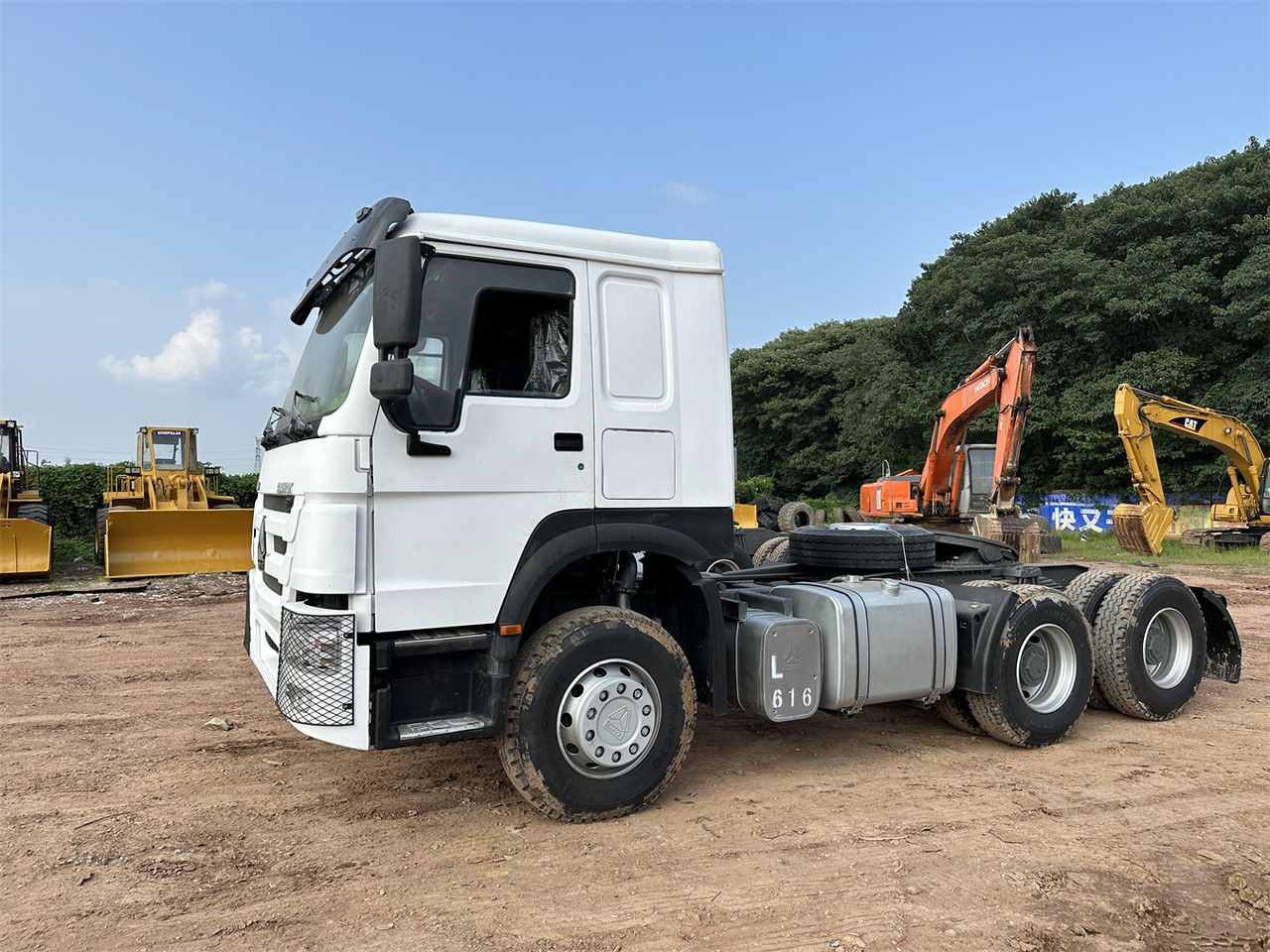 SINOTRUK HOWO 371 Tractor 6X4 - Tracteur routier: photos 3 SINOTRUK HOWO 371 Tractor 6X4 - Tracteur routier: photos 3