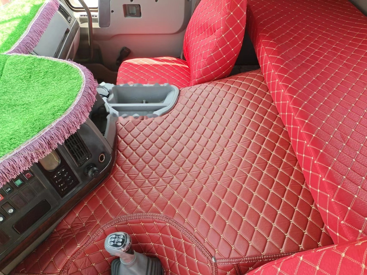 SINOTRUK Howo tractor unit 420 hp - Tracteur routier: photos 5 SINOTRUK Howo tractor unit 420 hp - Tracteur routier: photos 5