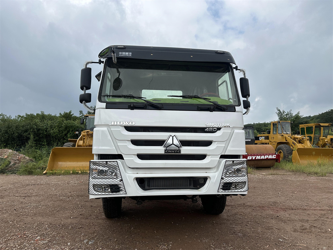 SINOTRUK Howo tractor unit 420hp - Tracteur routier: photos 2 SINOTRUK Howo tractor unit 420hp - Tracteur routier: photos 2