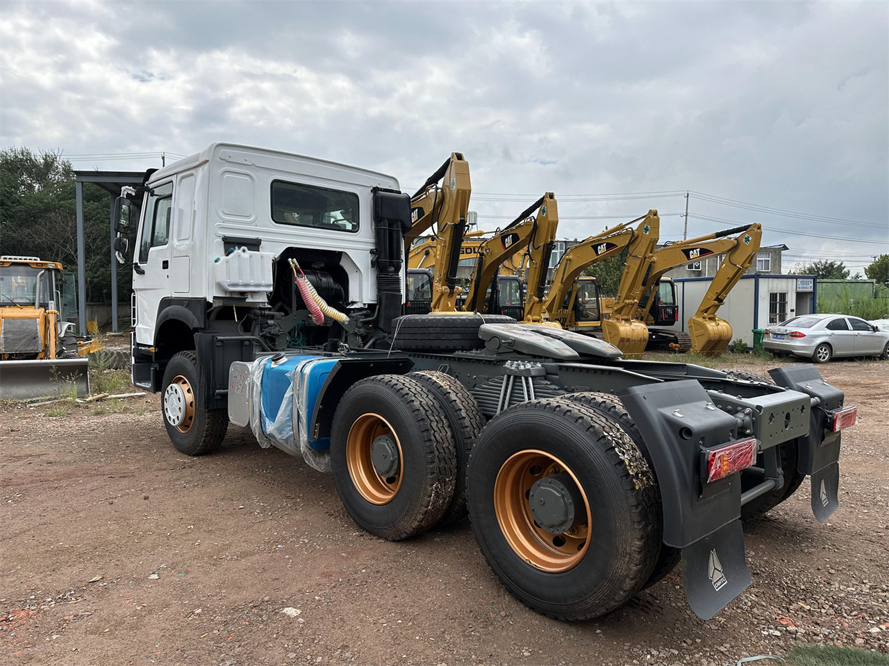 SINOTRUK Howo tractor unit 420hp - Tracteur routier: photos 5 SINOTRUK Howo tractor unit 420hp - Tracteur routier: photos 5