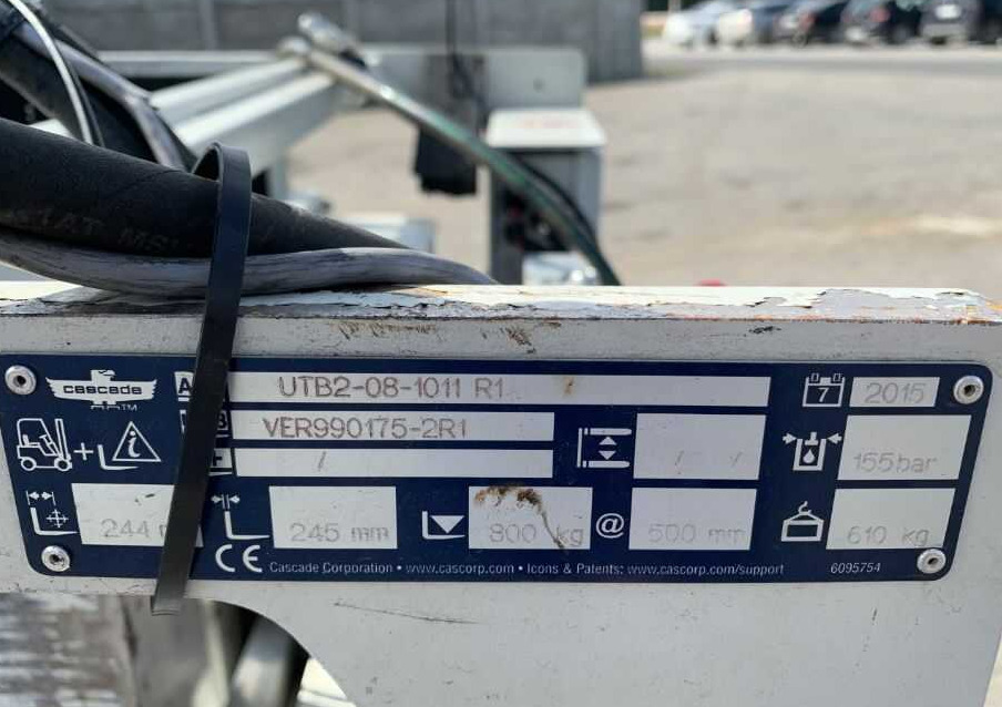 Cascade UTB2-08-1011 R1, Kartonklammer - Pinces pour Matériel de manutention: photos 1 Cascade UTB2-08-1011 R1, Kartonklammer - Pinces pour Matériel de manutention: photos 1