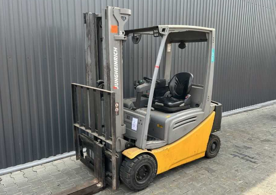 Jungheinrich EFG320 - Chariot élévateur électrique: photos 1 Jungheinrich EFG320 - Chariot élévateur électrique: photos 1