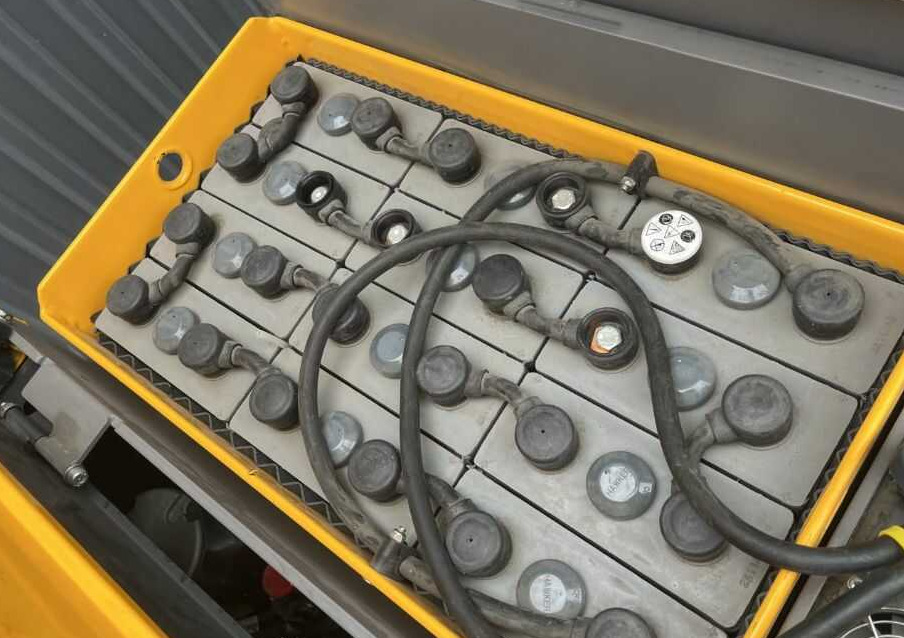 Jungheinrich EKS110 - Préparateur de commandes: photos 5 Jungheinrich EKS110 - Préparateur de commandes: photos 5