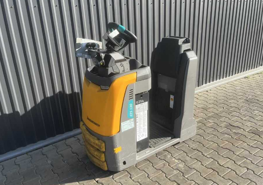 Jungheinrich EZS130 - Chariot tracteur: photos 1 Jungheinrich EZS130 - Chariot tracteur: photos 1