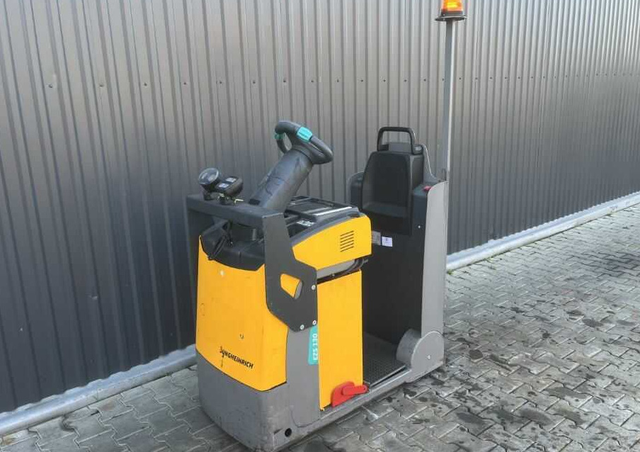 Jungheinrich EZS130 - Chariot tracteur: photos 1 Jungheinrich EZS130 - Chariot tracteur: photos 1