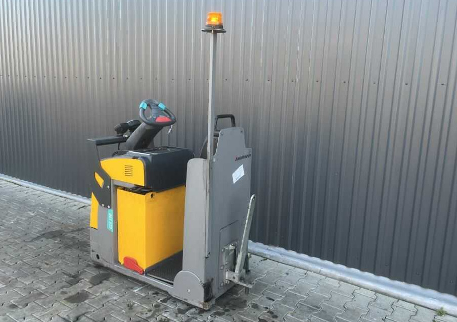 Jungheinrich EZS130 - Chariot tracteur: photos 3 Jungheinrich EZS130 - Chariot tracteur: photos 3