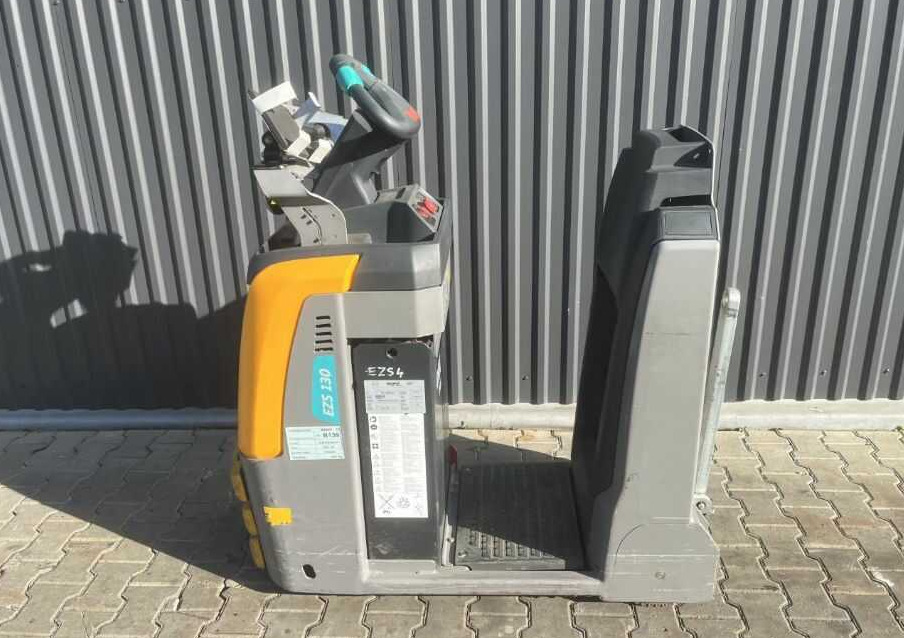 Jungheinrich EZS130 - Chariot tracteur: photos 2 Jungheinrich EZS130 - Chariot tracteur: photos 2