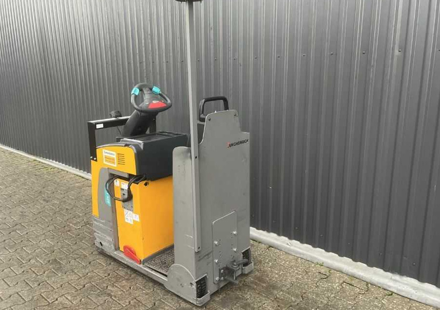 Jungheinrich EZS130 - Chariot tracteur: photos 3 Jungheinrich EZS130 - Chariot tracteur: photos 3