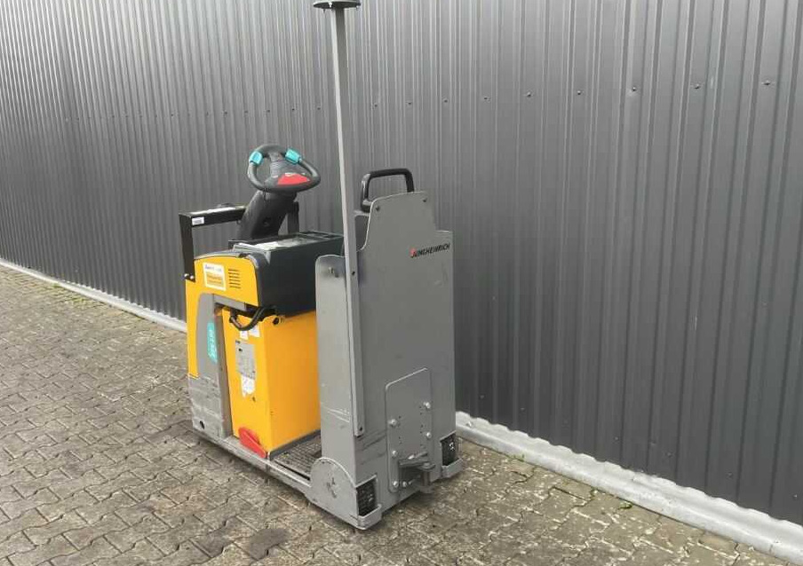 Jungheinrich EZS130 - Chariot tracteur: photos 3 Jungheinrich EZS130 - Chariot tracteur: photos 3