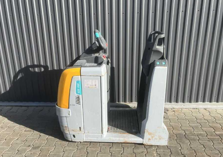 Jungheinrich EZS350 - Chariot tracteur: photos 2 Jungheinrich EZS350 - Chariot tracteur: photos 2