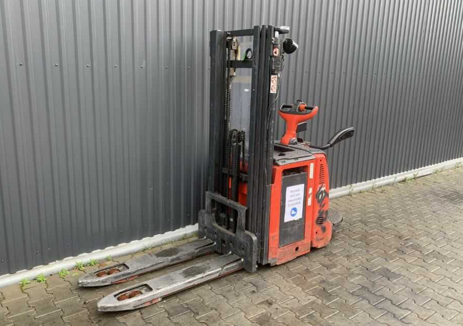 Linde D12AP - Gerbeur: photos 1 Linde D12AP - Gerbeur: photos 1