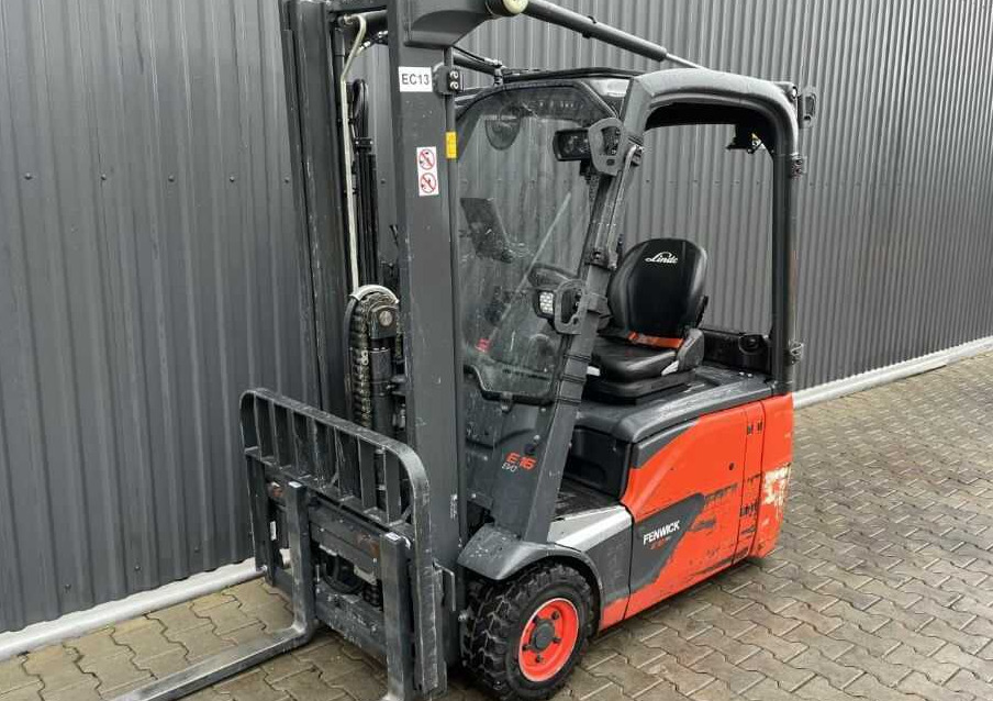 Linde E16-02 - Chariot élévateur électrique: photos 1 Linde E16-02 - Chariot élévateur électrique: photos 1