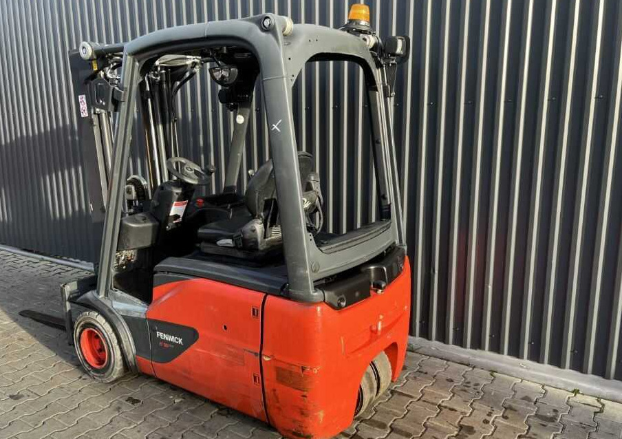 Linde E18-02 - Chariot élévateur électrique: photos 3 Linde E18-02 - Chariot élévateur électrique: photos 3