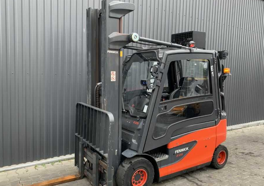 Linde E25L-02 - Chariot élévateur électrique: photos 1 Linde E25L-02 - Chariot élévateur électrique: photos 1
