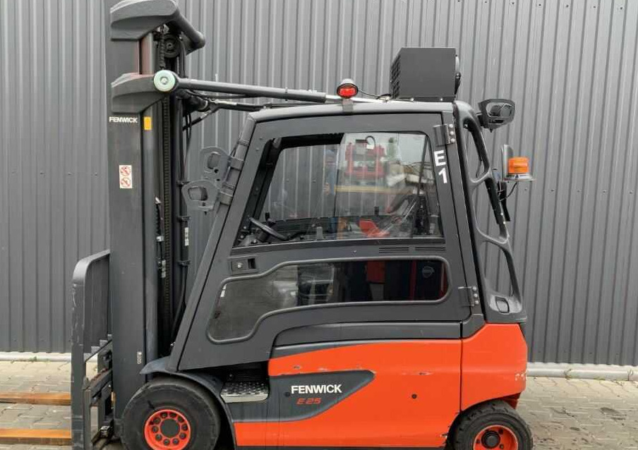 Linde E25L-02 - Chariot élévateur électrique: photos 2 Linde E25L-02 - Chariot élévateur électrique: photos 2