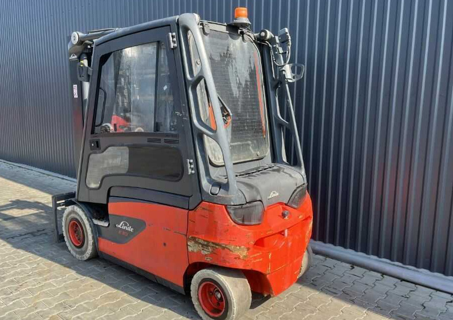Linde E30L-01 - Chariot élévateur électrique: photos 3 Linde E30L-01 - Chariot élévateur électrique: photos 3