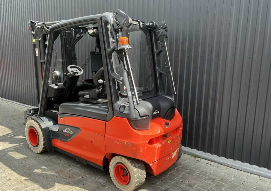 Linde E35L-01 - Chariot élévateur électrique: photos 3 Linde E35L-01 - Chariot élévateur électrique: photos 3