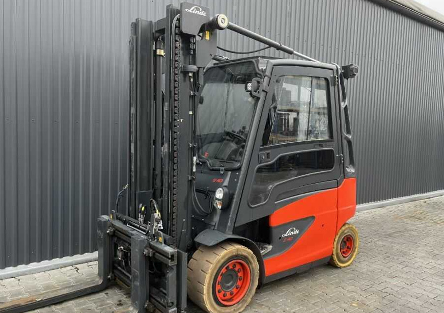 Linde E40H-01/600 - Chariot élévateur électrique: photos 1 Linde E40H-01/600 - Chariot élévateur électrique: photos 1