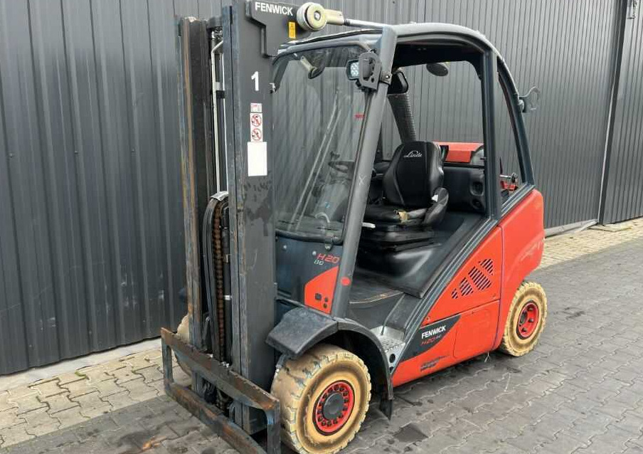 Linde H20T-02/600 - Chariot élévateur à gaz: photos 1 Linde H20T-02/600 - Chariot élévateur à gaz: photos 1