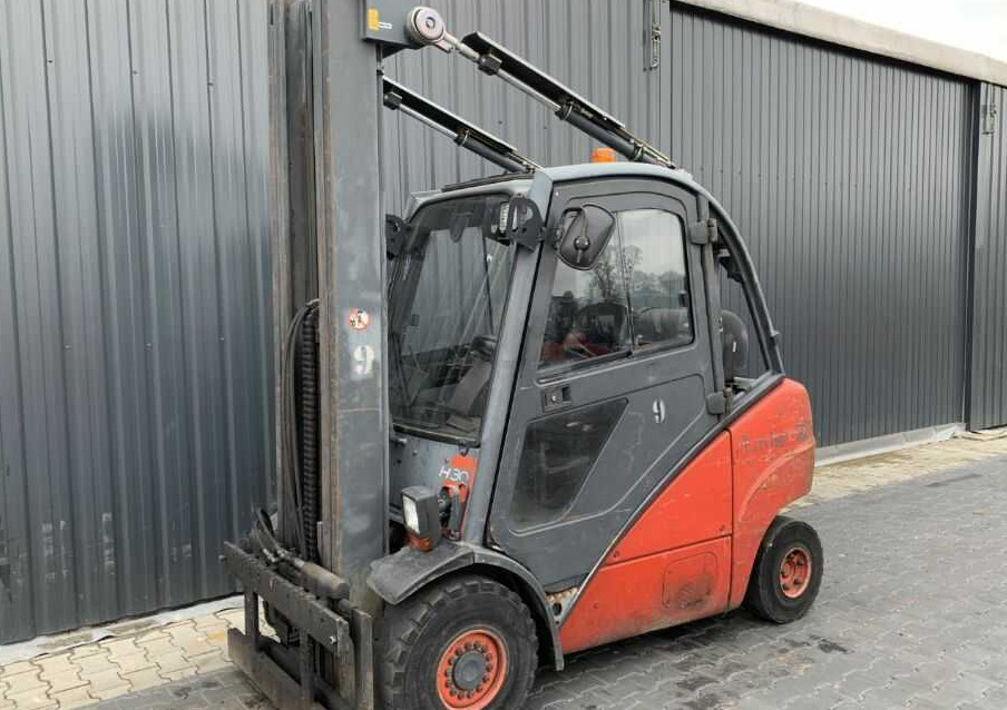 Linde H30T - Chariot élévateur à gaz: photos 1 Linde H30T - Chariot élévateur à gaz: photos 1