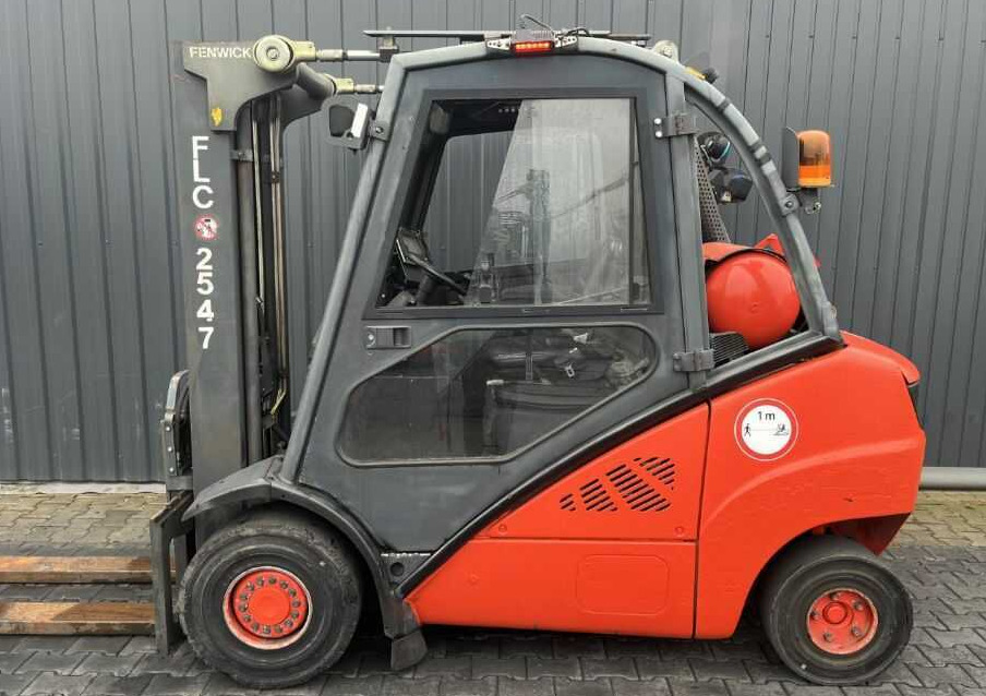 Linde H35T-01 - Chariot élévateur à gaz: photos 2 Linde H35T-01 - Chariot élévateur à gaz: photos 2
