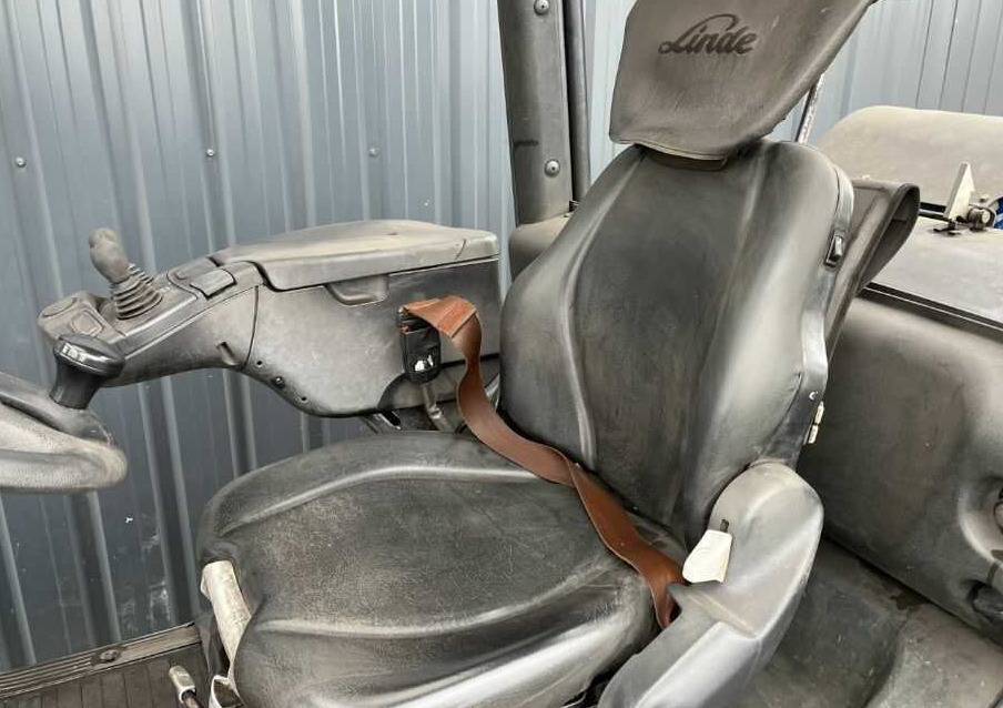 Linde H35T-02 - Chariot élévateur à gaz: photos 3 Linde H35T-02 - Chariot élévateur à gaz: photos 3