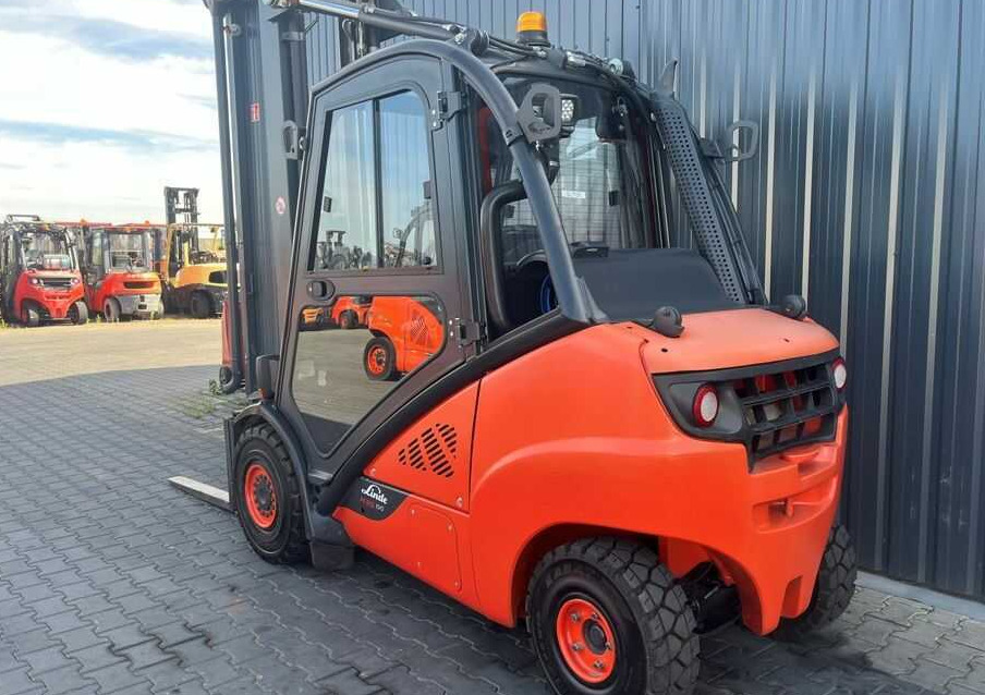 Linde H35T-02 - Chariot élévateur à gaz: photos 3 Linde H35T-02 - Chariot élévateur à gaz: photos 3