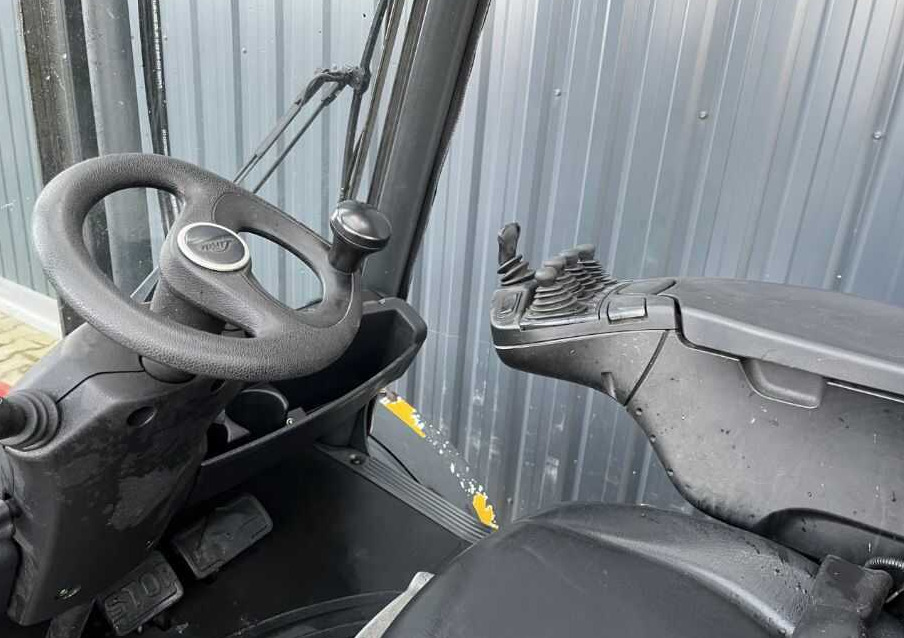 Linde H35T-02 - Chariot élévateur à gaz: photos 4 Linde H35T-02 - Chariot élévateur à gaz: photos 4