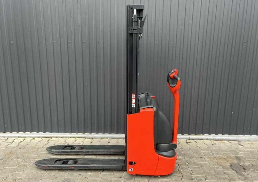 Linde L12 - Gerbeur: photos 2 Linde L12 - Gerbeur: photos 2