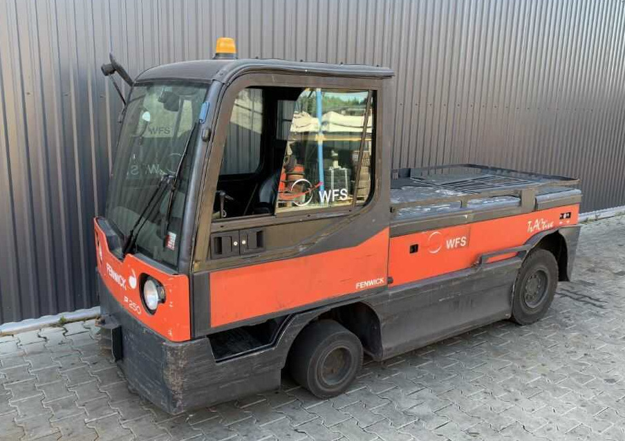 Linde P250 - Chariot tracteur: photos 1 Linde P250 - Chariot tracteur: photos 1