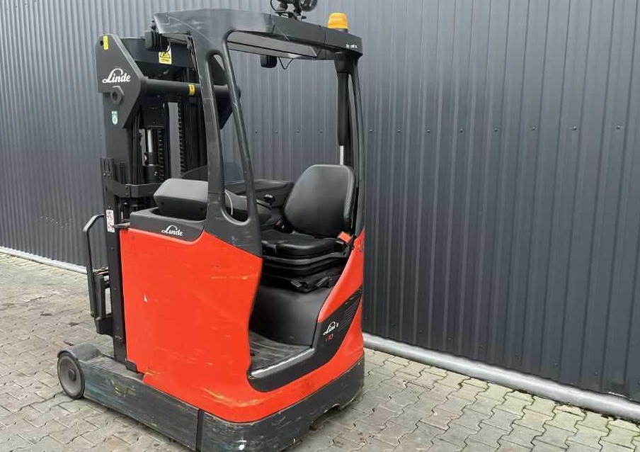 Linde R10N-01 - Chariot à mât rétractable: photos 3 Linde R10N-01 - Chariot à mât rétractable: photos 3