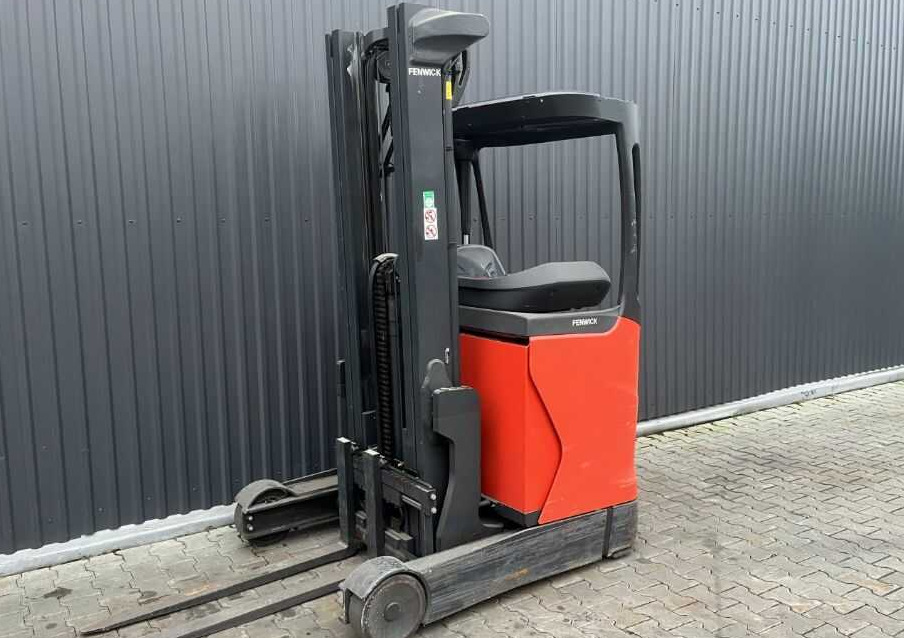 Linde R12B-01 - Chariot à mât rétractable: photos 1 Linde R12B-01 - Chariot à mât rétractable: photos 1