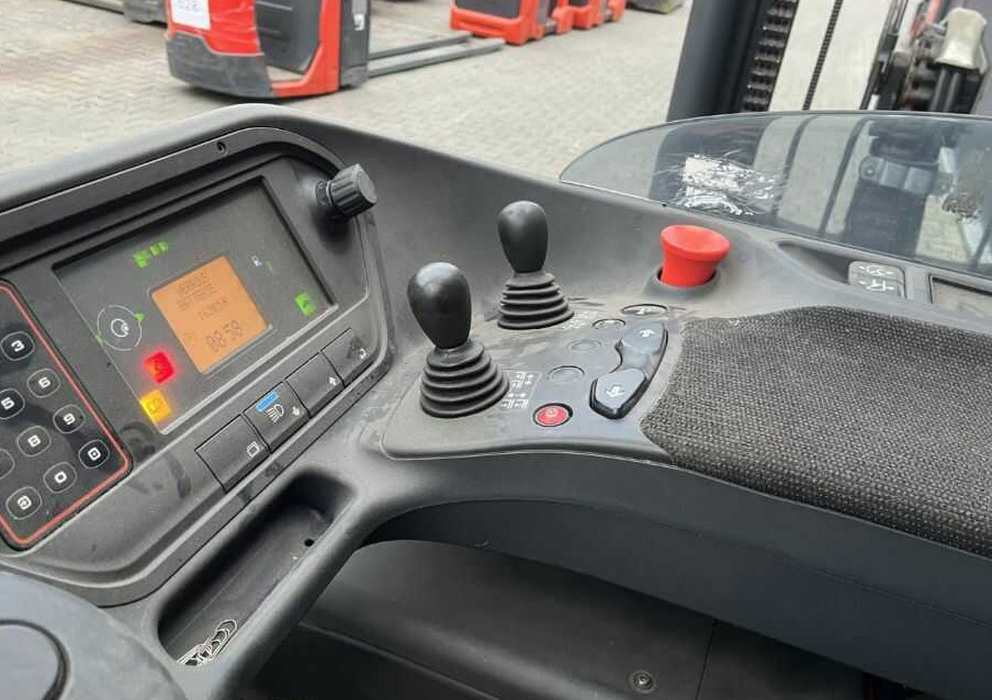 Chariot à mât rétractable Linde R12B-01: photos 10 Chariot à mât rétractable Linde R12B-01: photos 10