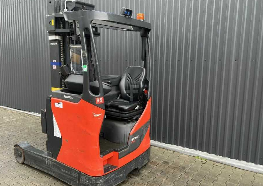 Linde R16HD-01 - Chariot à mât rétractable: photos 3 Linde R16HD-01 - Chariot à mât rétractable: photos 3