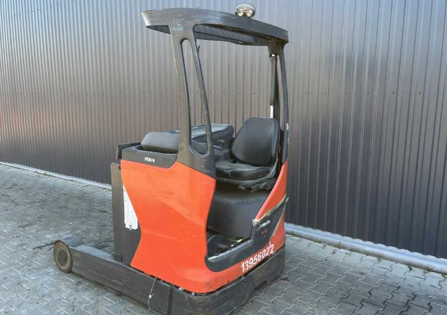 Linde R16 - Chariot à mât rétractable: photos 3 Linde R16 - Chariot à mât rétractable: photos 3