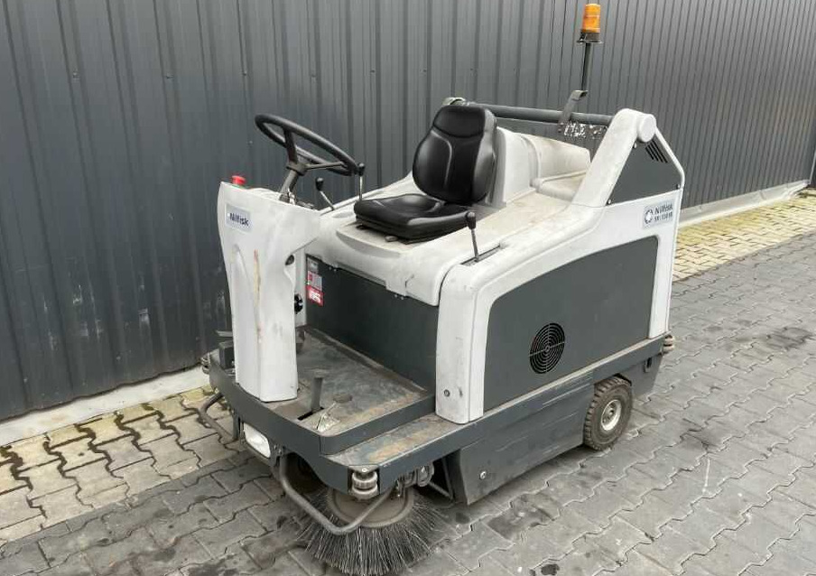 Nilfisk SR1301B - Aspirateur industriel: photos 1 Nilfisk SR1301B - Aspirateur industriel: photos 1