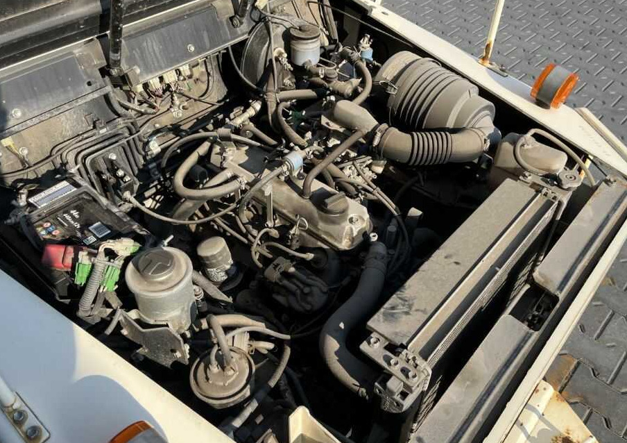 Toyota 2TG20 - Chariot tracteur: photos 1 Toyota 2TG20 - Chariot tracteur: photos 1