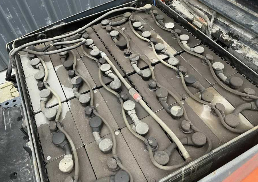 Toyota 8FBET18 - Chariot élévateur électrique: photos 5 Toyota 8FBET18 - Chariot élévateur électrique: photos 5