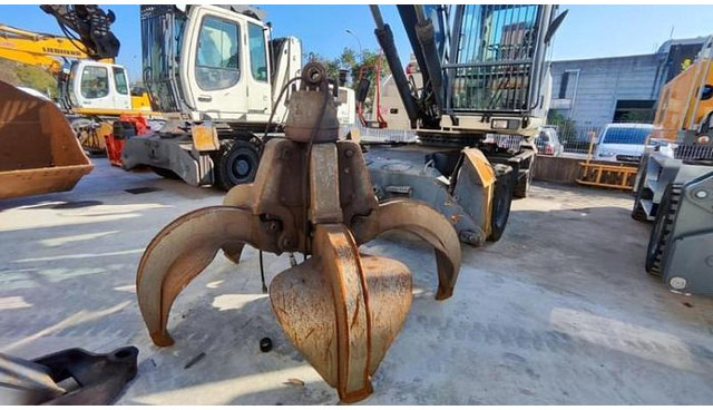 Atlas TW270 - Pelle sur pneus: photos 5 Atlas TW270 - Pelle sur pneus: photos 5