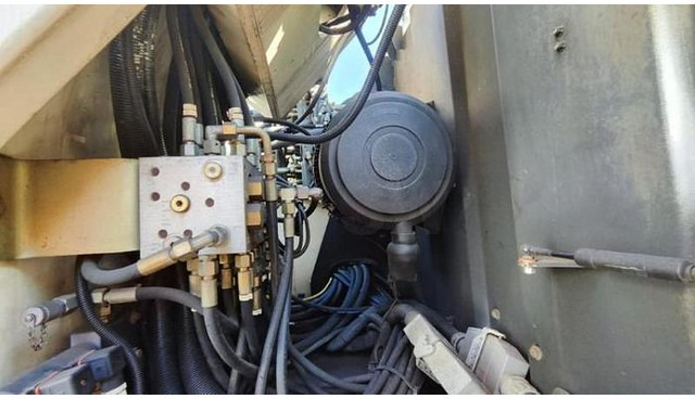 Atlas TW270 - Pelle sur pneus: photos 4 Atlas TW270 - Pelle sur pneus: photos 4