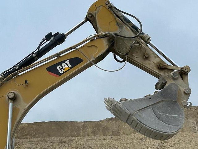 Caterpillar 374 LME - Pelle sur chenille: photos 3 Caterpillar 374 LME - Pelle sur chenille: photos 3