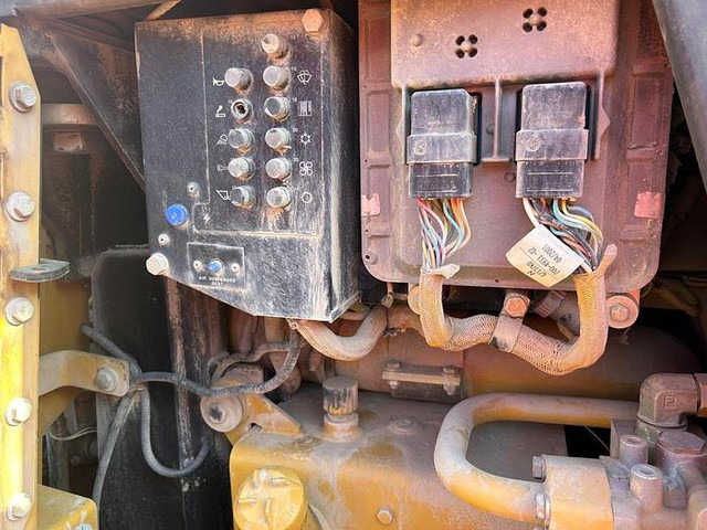 Chargeuse Caterpillar 973C -: photos 14