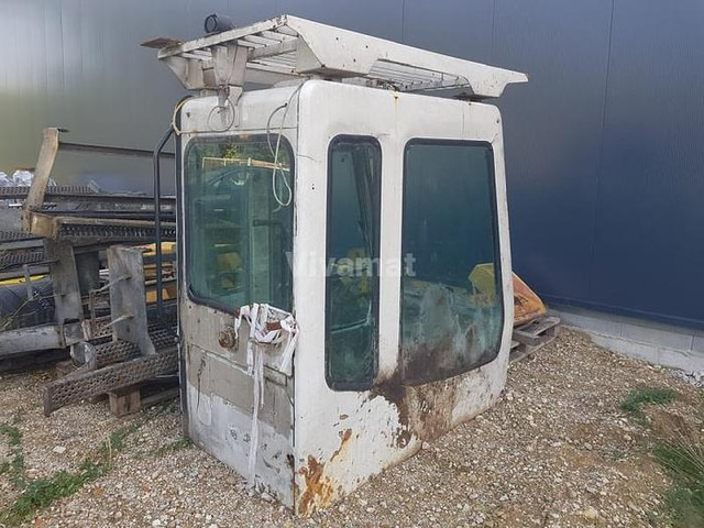 Liebherr A904 R904 A914 R914 A924 R924 A934 R934 A944 R944 A954 R954 - - Cabine et intérieur: photos 1 Liebherr A904 R904 A914 R914 A924 R924 A934 R934 A944 R944 A954 R954 - - Cabine et intérieur: photos 1