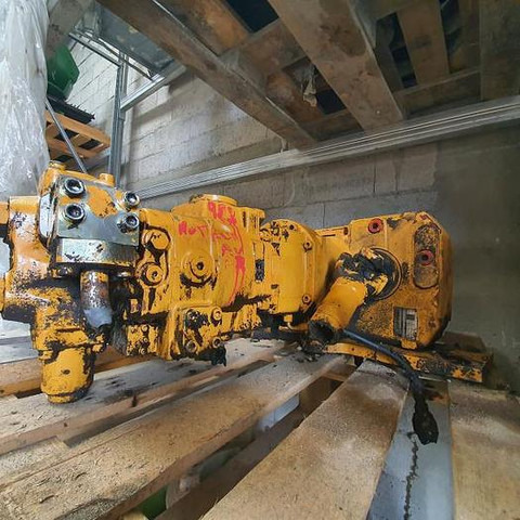 Liebherr - Pièce universelle pour Pelle sur chenille: photos 5 Liebherr - Pièce universelle pour Pelle sur chenille: photos 5