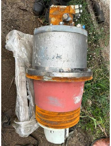 Liebherr - Pièce universelle pour Pelle sur chenille: photos 1 Liebherr - Pièce universelle pour Pelle sur chenille: photos 1