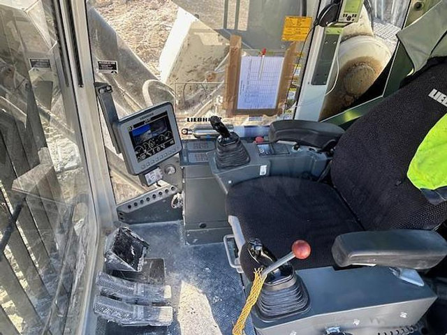 Liebherr R9100 - Pelle sur chenille: photos 5 Liebherr R9100 - Pelle sur chenille: photos 5