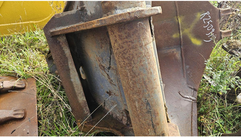 Inconnu Axe - Godet: photos 4 Inconnu Axe - Godet: photos 4